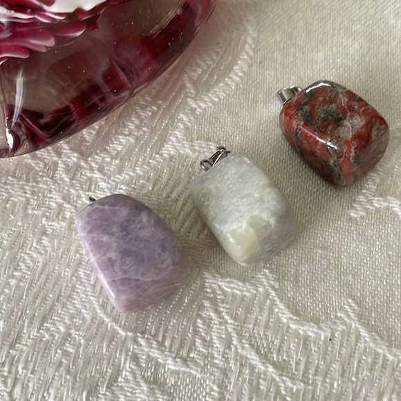 Six Stone Pendants Fashion Jewelry - Picture 2 of 3